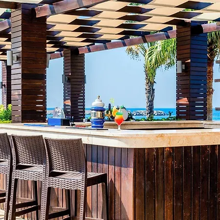 Hotel Vuni Palace Beachfront & & Casino