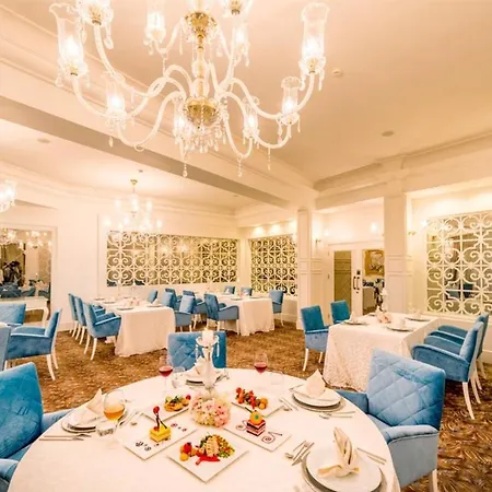 Vuni Palace Beachfront & & Casino *