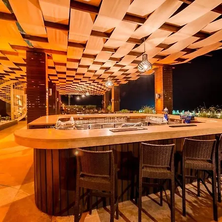 Vuni Palace Beachfront & & Casino 酒店 *