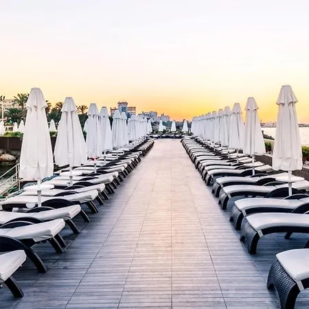 Vuni Palace Beachfront & & Casino * Larnakas tis Lapithou (Northern Cyprus)